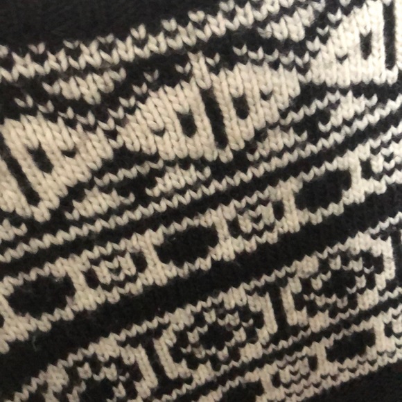 Patterned Sweater - Picture 3 of 3